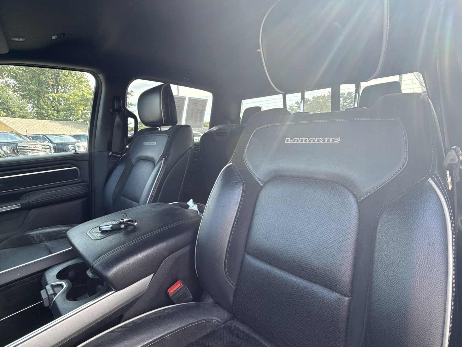 Used 2025 RAM 1500 Laramie AWD/4WD image 10