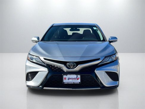 Used 2018 Toyota Camry XSE image 2
