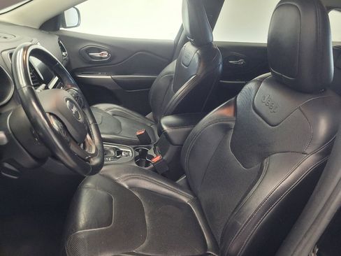 Used 2019 Jeep Cherokee Limited image 17