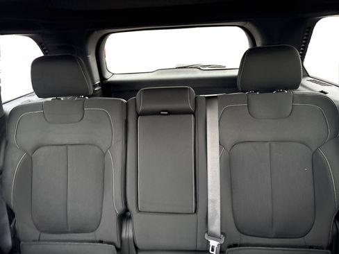 New 2025 Jeep Grand Cherokee Laredo X w/ Luxury Tech Group I image 17