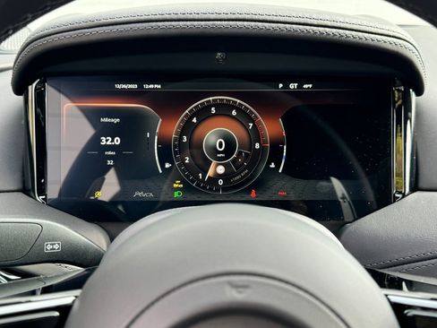 Used 2024 Aston Martin DB12 Coupe image 6