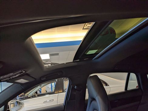 Used 2019 Porsche Panamera 4 AWD/4WD image 22