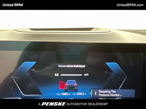 Used 2023 BMW X7 xDrive40i w/ Premium Package image 15