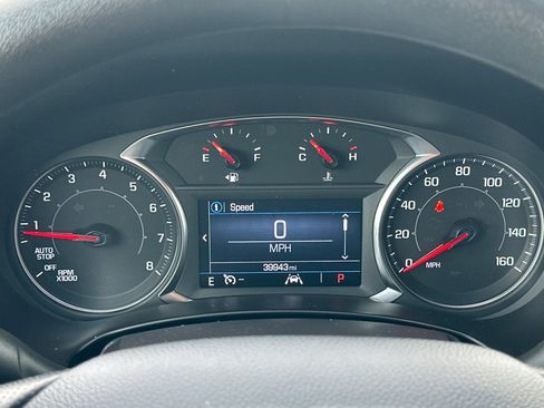 Used 2024 GMC Terrain SLE image 25