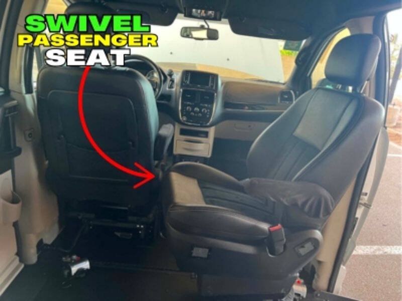 Used 2018 Dodge Grand Caravan SXT FWD image 52
