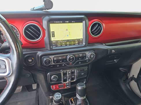 Used 2020 Jeep Gladiator Rubicon image 6