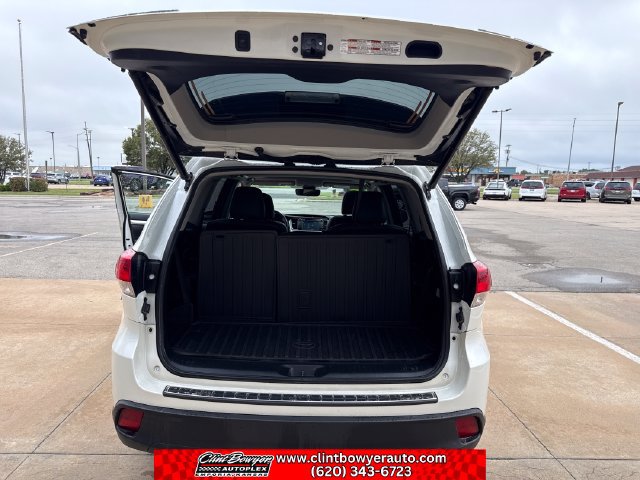 Used 2018 Toyota Highlander XLE w/ Protection Package #3 AWD/4WD image 24