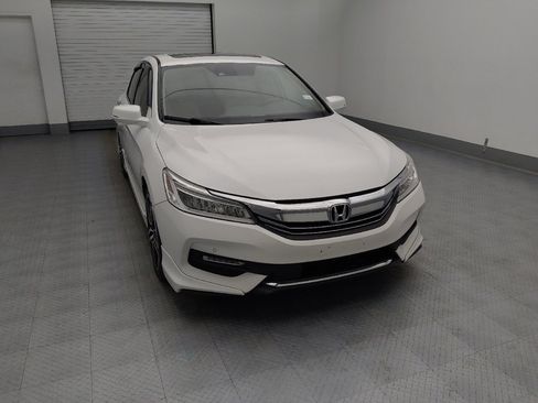 Used 2016 Honda Accord Touring image 14