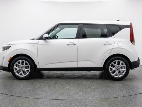 Used 2025 Kia Soul LX w/ LX Technology Package image 5