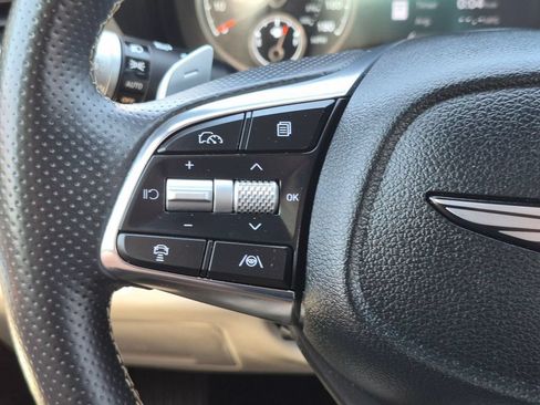 Used 2025 Genesis G70 2.5T RWD image 22