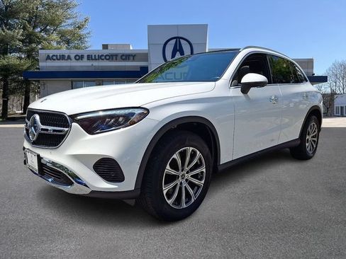Used 2025 Mercedes-Benz GLC 300 4MATIC image 3