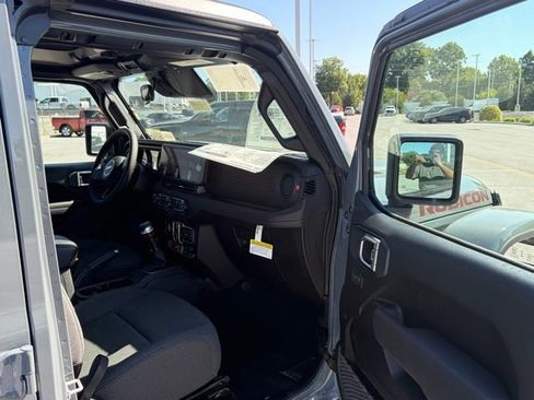 New 2026 Jeep Wrangler Unlimited Rubicon AWD/4WD image 24