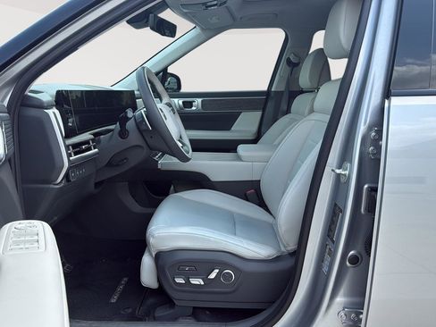 Used 2025 Hyundai Santa Fe Calligraphy AWD/4WD image 4