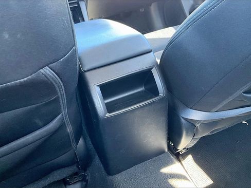 Used 2016 Subaru Legacy 2.5i Premium image 32