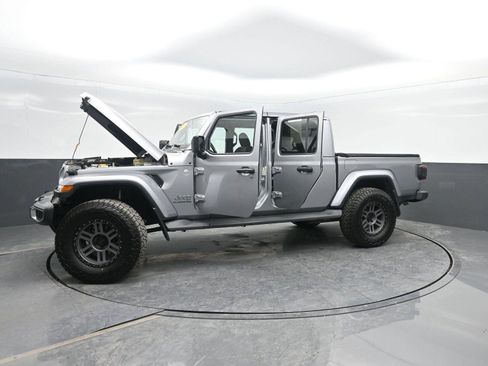Used 2020 Jeep Gladiator Overland image 44