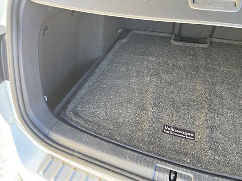 Used 2017 Volkswagen Golf Alltrack S image 17