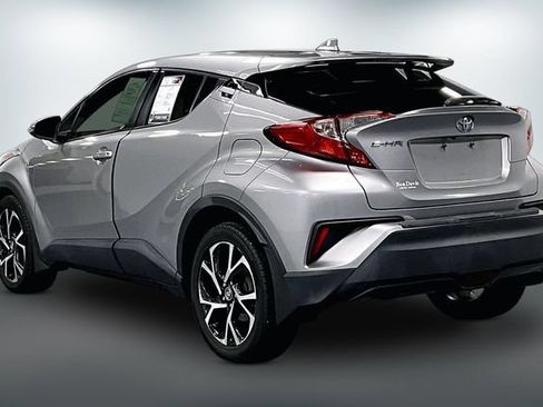 Used 2018 Toyota C-HR XLE FWD image 5