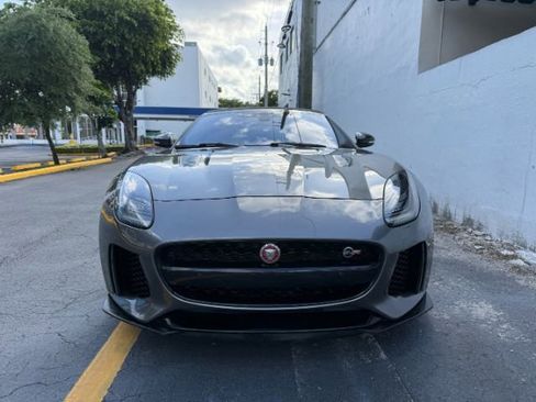 Used 2019 Jaguar F-TYPE SVR AWD/4WD image 4