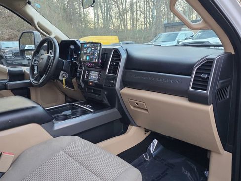 Used 2017 Ford F250 XLT w/ XLT Value Package image 30