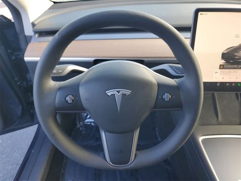 Used 2023 Tesla Model 3 Standard Range image 23