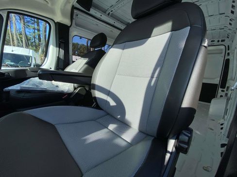 Used 2025 RAM ProMaster 2500 w/ Quick Order Package 22G SLT image 14