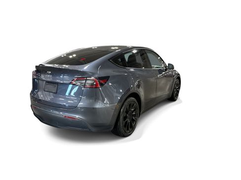 Certified 2021 Tesla Model Y Long Range AWD/4WD image 6