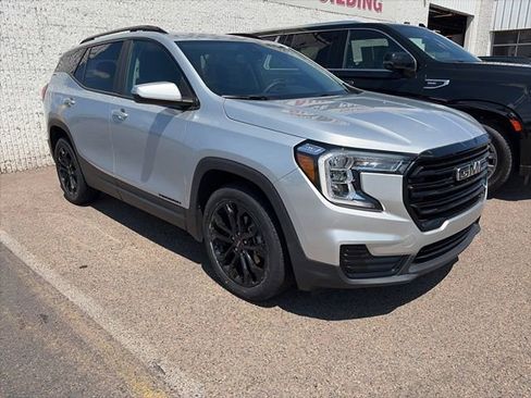 Certified 2022 GMC Terrain SLE w/ Driver Convenience Package FWD image 4