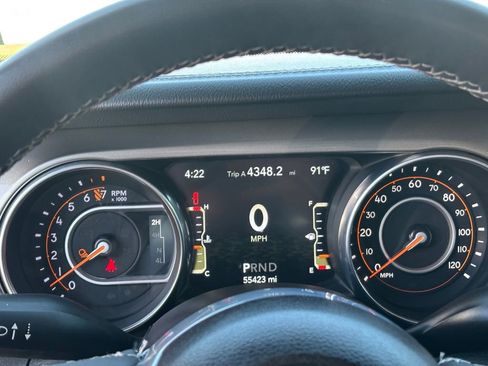 Used 2023 Jeep Gladiator Overland AWD/4WD image 17