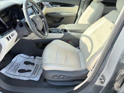 Used 2023 Cadillac XT6 Premium Luxury FWD image 5