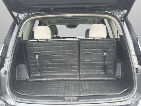 Used 2024 Kia Telluride EX w/ EX Captain's Chair Package FWD image 23