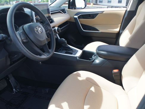 Used 2025 Toyota RAV4 LE FWD image 10