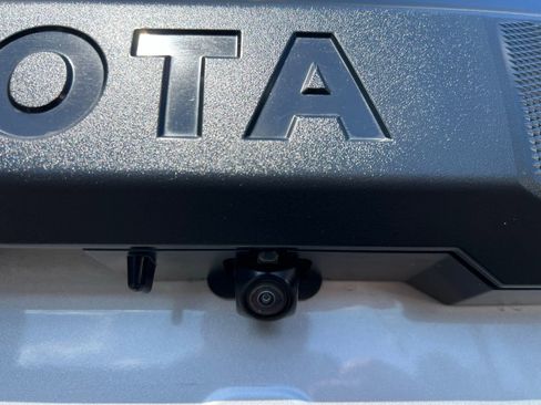Used 2025 Toyota 4Runner SR5 AWD/4WD image 23