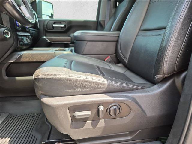 Used 2022 GMC Sierra 3500 Denali w/ Denali Ultimate Package AWD/4WD image 14