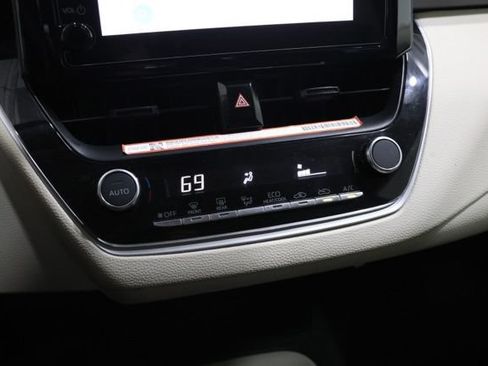 Used 2025 Toyota Corolla LE FWD image 26