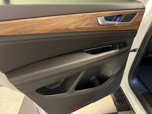 New 2026 Volkswagen Atlas SE FWD image 10
