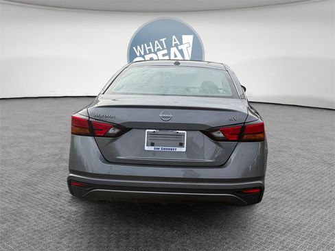Used 2024 Nissan Altima 2.5 SV image 4