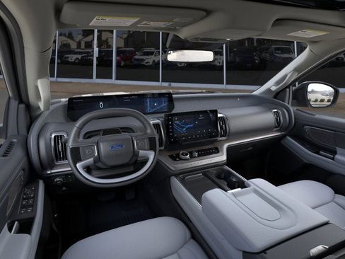 New 2025 Ford Expedition Max Platinum w/ Platinum Ultimate Package AWD/4WD image 9