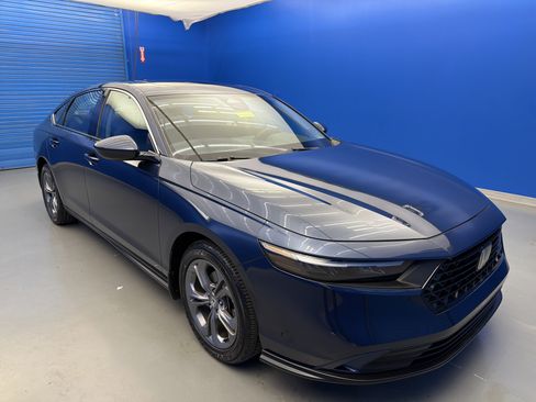 Used 2024 Honda Accord EX image 2