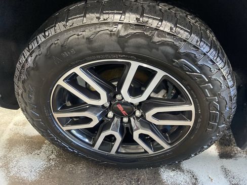 Used 2024 GMC Sierra 1500 AT4 w/ AT4 Premium Package AWD/4WD image 34