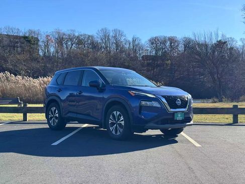 Used 2023 Nissan Rogue SV image 6