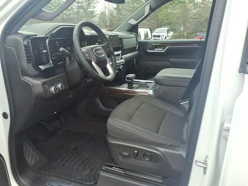Used 2024 GMC Sierra 1500 Elevation image 12