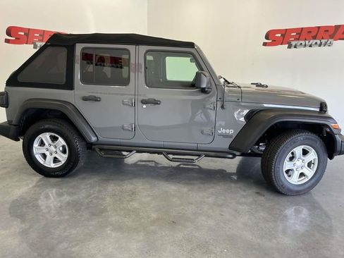 Used 2019 Jeep Wrangler Unlimited Sport S image 2