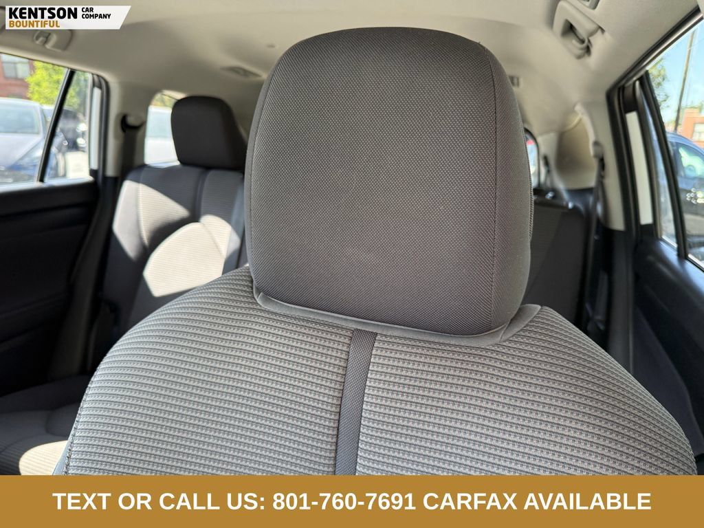 Used 2025 Toyota Highlander LE AWD/4WD image 27
