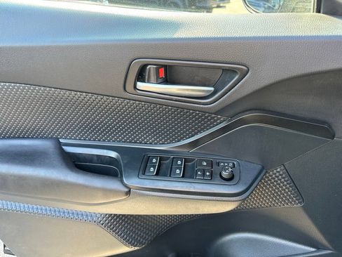 Used 2018 Toyota C-HR XLE FWD image 11