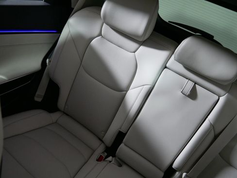 Certified 2026 Genesis GV70 2.5T AWD/4WD image 12