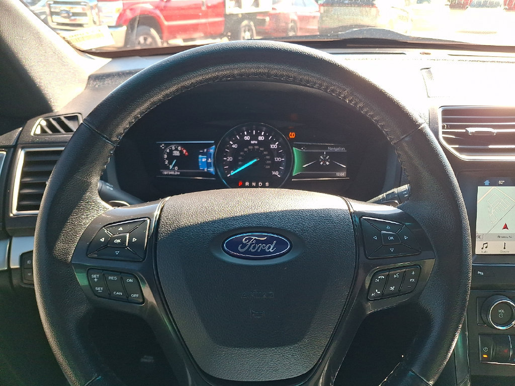 Used 2017 Ford Explorer XLT w/ Equipment Group 202A AWD/4WD image 19