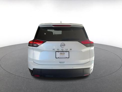 Used 2025 Nissan Rogue SV image 12