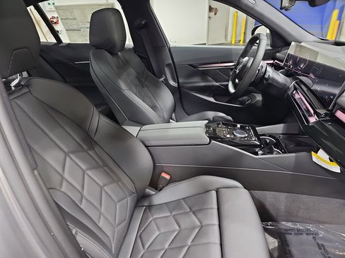 New 2026 BMW 530i w/ Premium Package image 10