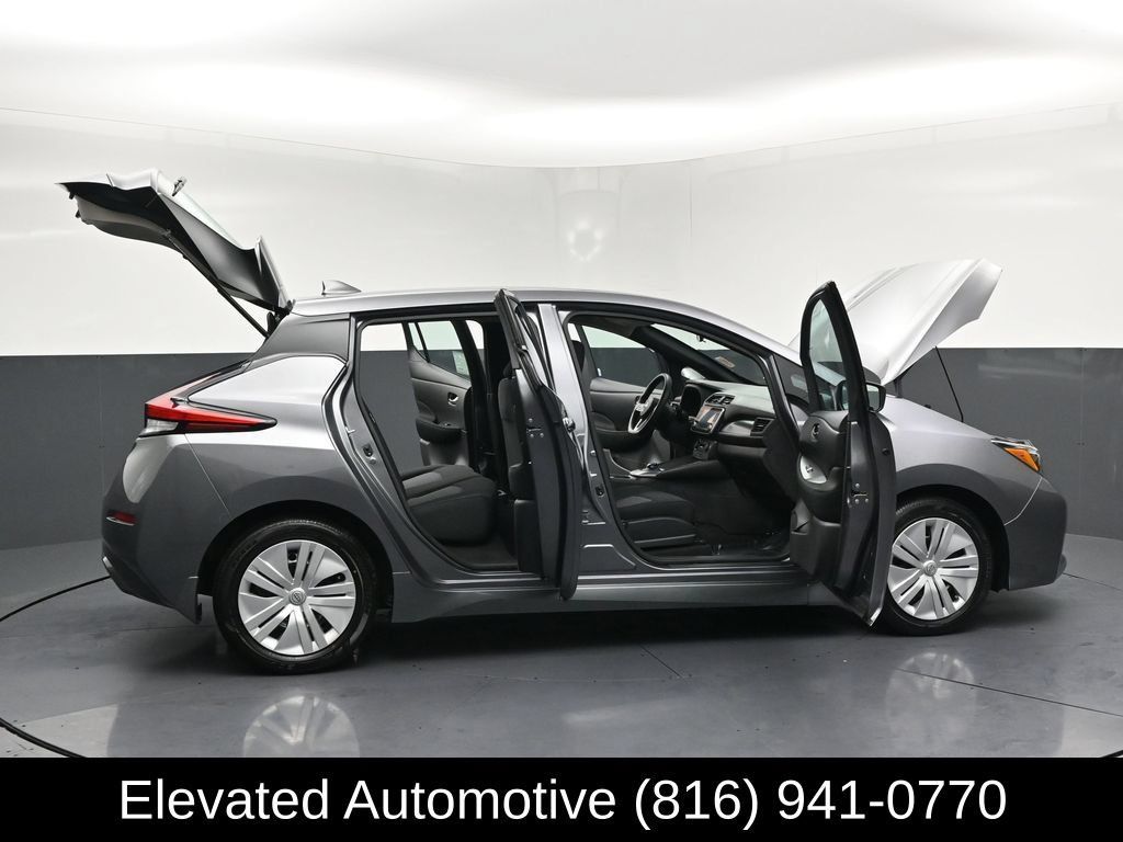Used 2025 Nissan Leaf S FWD image 33