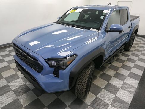 Used 2026 Toyota Tacoma TRD Off-Road AWD/4WD image 6